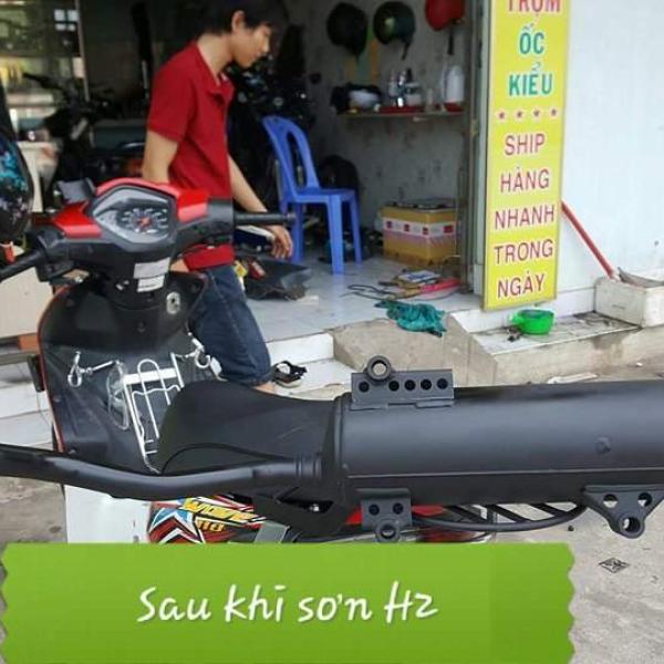 Chai xịt sơn ống pô, lốc máy chịu nhiệt 600°C chống cháy Samurai H2 300ml màu đen nhám