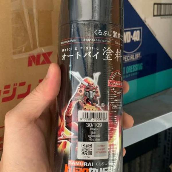 Chai xịt sơn xe Samurai màu đen bóng 30/109 400ml