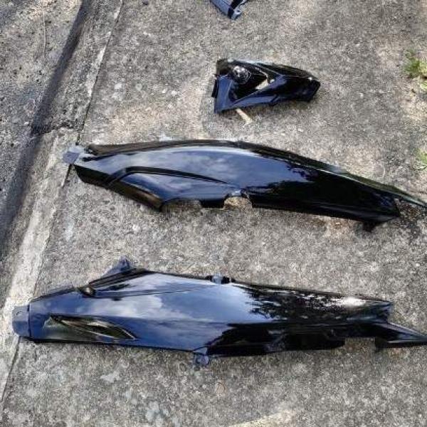 Chai xịt sơn xe Samurai màu đen bóng 30/109 400ml