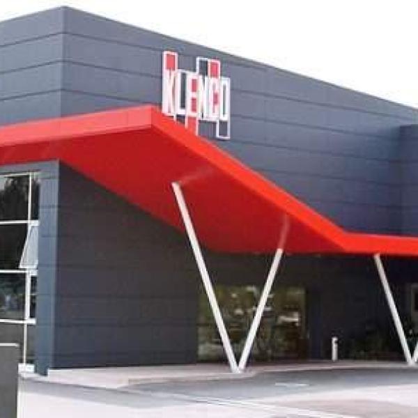 Dung dịch xịt, lau khử mùi cực mạnh Klenco Power Floral